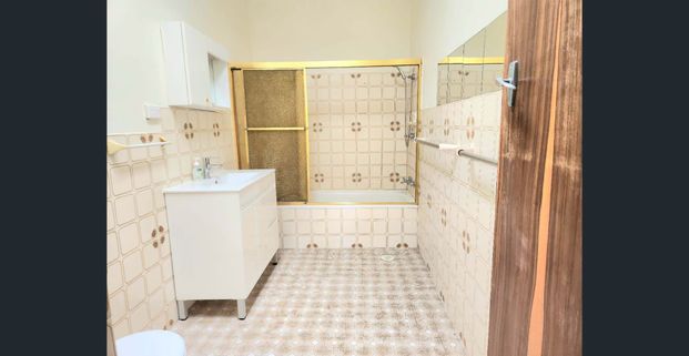 Charming 3-Bedroom Home on the Golf Course - Photo 1