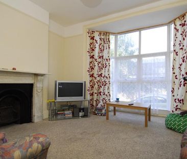 3 bedroom flat to rent - Photo 1