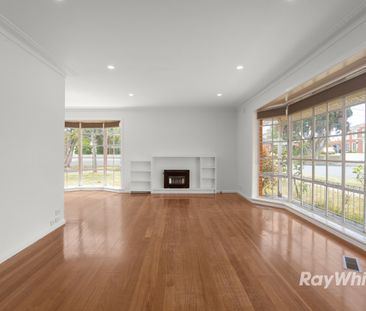 Spacious Home in Prime Oakleigh South Primary School Zone - Photo 3