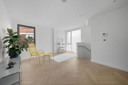 3 bedroom flat to rent - Photo 2