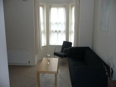 1 Bed - Mcdonald Road, Edinburgh - Photo 2