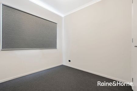 Brand new Family Home in Cranbourne East - $600/week - Photo 3