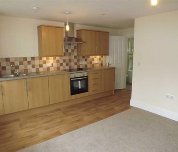 1 bedroom flat to rent - Photo 2