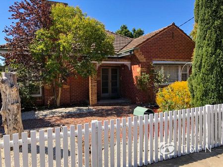 Great Location - Family Home - Photo 3