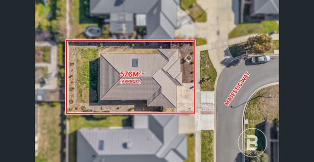 MODERN FOUR BEDROOM FAMILY HOME IN DESIRED SUBURB - Photo 1