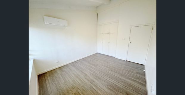Pristine apartment at every turn! - Photo 1