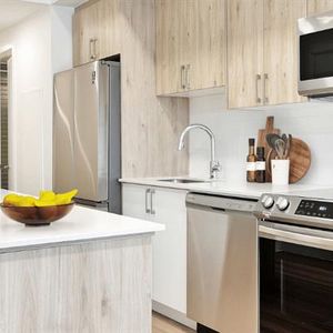 Fifth + Bank - Photo 2