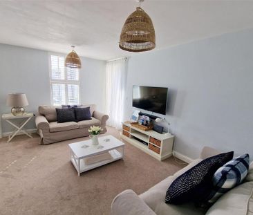 3 bedroom flat to rent - Photo 2