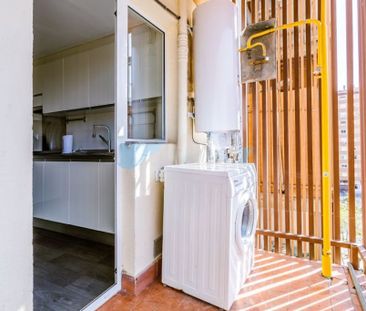 Carrer del Serpis, Valencia, Valencian Community 46022 - Photo 6