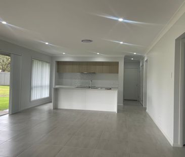 Brand new large 4 bedroom home in Thirlmere - Photo 3