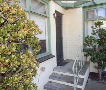 One Bedroom Unit in a Great Location! - Photo 2