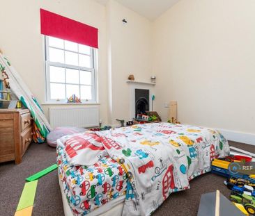 2 bedroom end of terrace house to rent - Photo 4