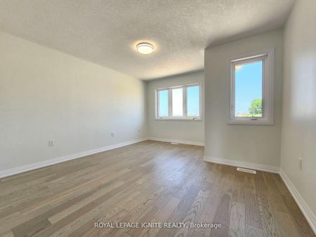 For Lease - 61 Copperhill Heights, Barrie, Ontario - Photo 2