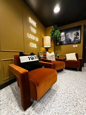 Studio Silver - Photo 2