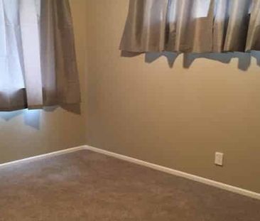 Great Location - Great Family Home - Great Pricing! - Photo 3