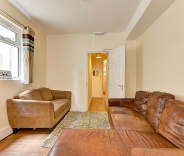 6 bedroom house to rent - Photo 1