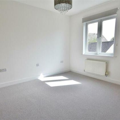 Lydger Close, Woking - 3 bedrooms Property for lettings - Seymours - Photo 1