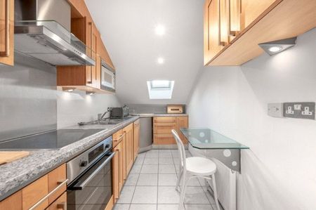 Elsworthy Road, Primrose Hill, NW3 flat to rent - Photo 2
