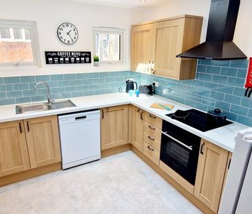 6 bedroom terraced house to rent - Photo 5