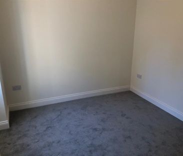 Commercial Road - Photo 1