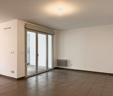 Location Appartement 4 pièces 80m² MARSEILLE 2ème - Photo 1