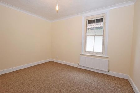 4 bedroom detached house to rent - Photo 5