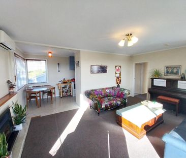 Sunny Three Bedrooms in Paparangi - Photo 4