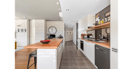 Premium Oversized Designer Apartment with Sweeping North-East Views in the Marquise Building - Photo 2