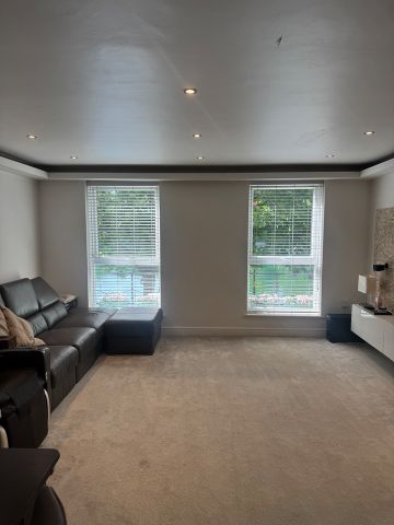 3 Bed Semi-Detached House, Bray Crescent, SE16 - Photo 2