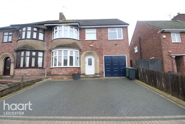 4 bedroom semi-detached house to rent - Photo 1