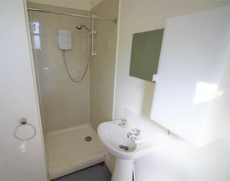 1 bedroom Flat To Let - Photo 5