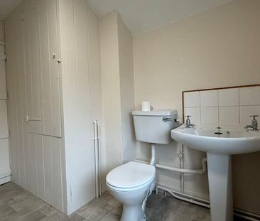 2 bedroom semi-detached house to rent - Photo 3