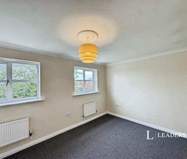 3 bedroom detached house to rent - Photo 3