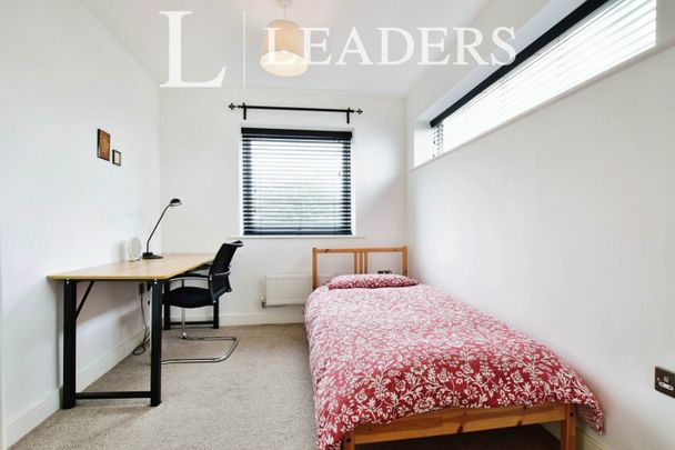 4 bedroom town house to rent Arena Drive, Manchester, M11 - Photo 1