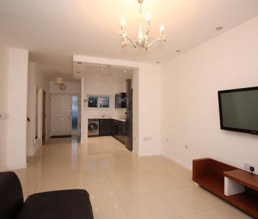 4 bedroom terraced house to rent - Photo 1