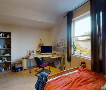 4 bedroom ground floor flat to rent - Photo 4 | Rentumo