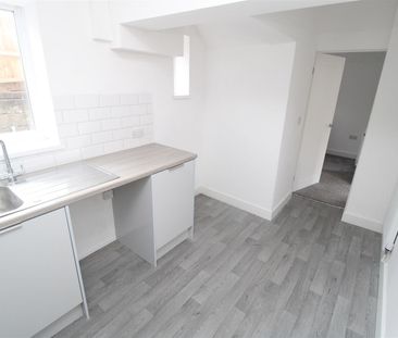 House - Terraced For Rent Castleton Avenue, Treorchy - Photo 6
