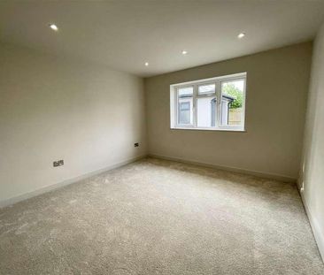 The Willows, Woodlinken Drive, Verwood, Dorset, BH31 - Photo 4