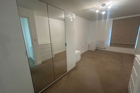 Bridge Road East, WELWYN GARDEN CITY - Photo 3