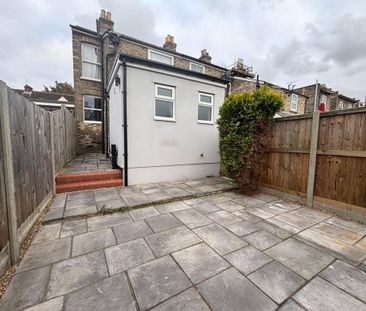 3 bedroom semi-detached house to rent - Photo 2