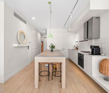 Courtyard Apartment in Prime Waterloo Location - Photo 5