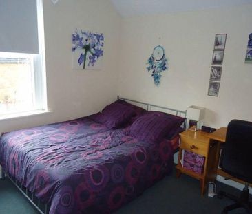4 bedroom terraced house to rent - Photo 3