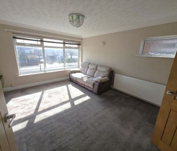 Townsend Square, Sunderland - Photo 1