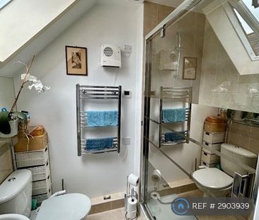 3 bedroom maisonette to rent - Photo 2