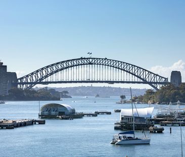 Luxury deep waterfront residence - Photo 1