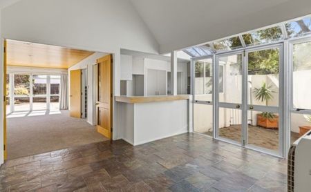 Secluded in Merivale - Photo 3