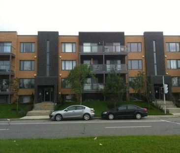 Spacious unit 4.5 large terrasse ON THE FOURTH FLOOR - Photo 3