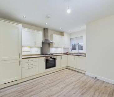 2 bedroom semi-detached house to rent - Photo 5