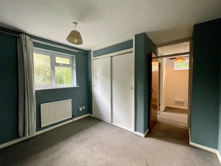 3 bedroom semi-detached house to rent - Photo 5