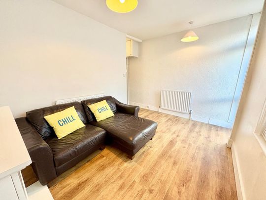 2 bedroom terraced house to rent - Photo 1